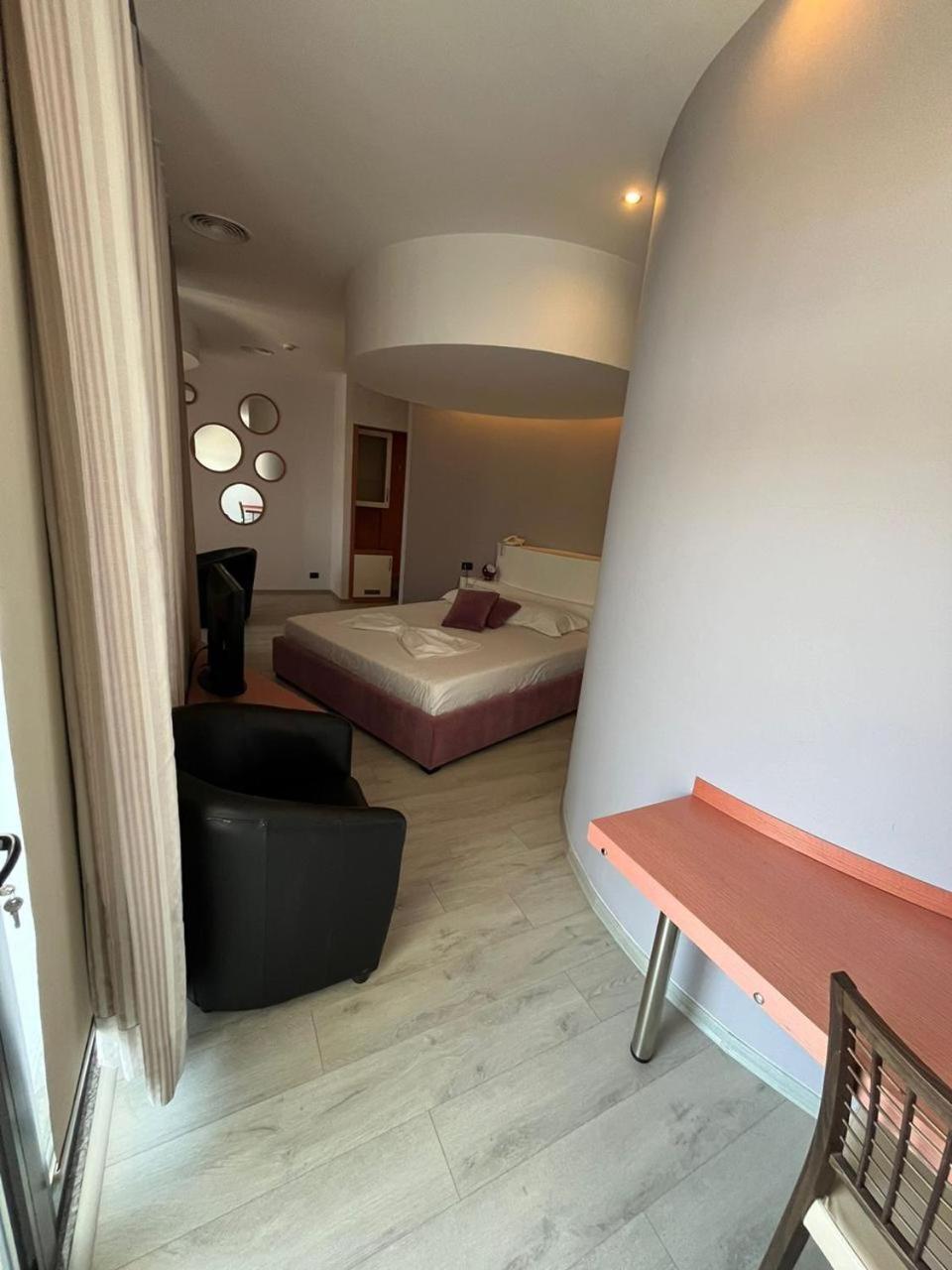 Icon Hotel Vlore Luaran gambar