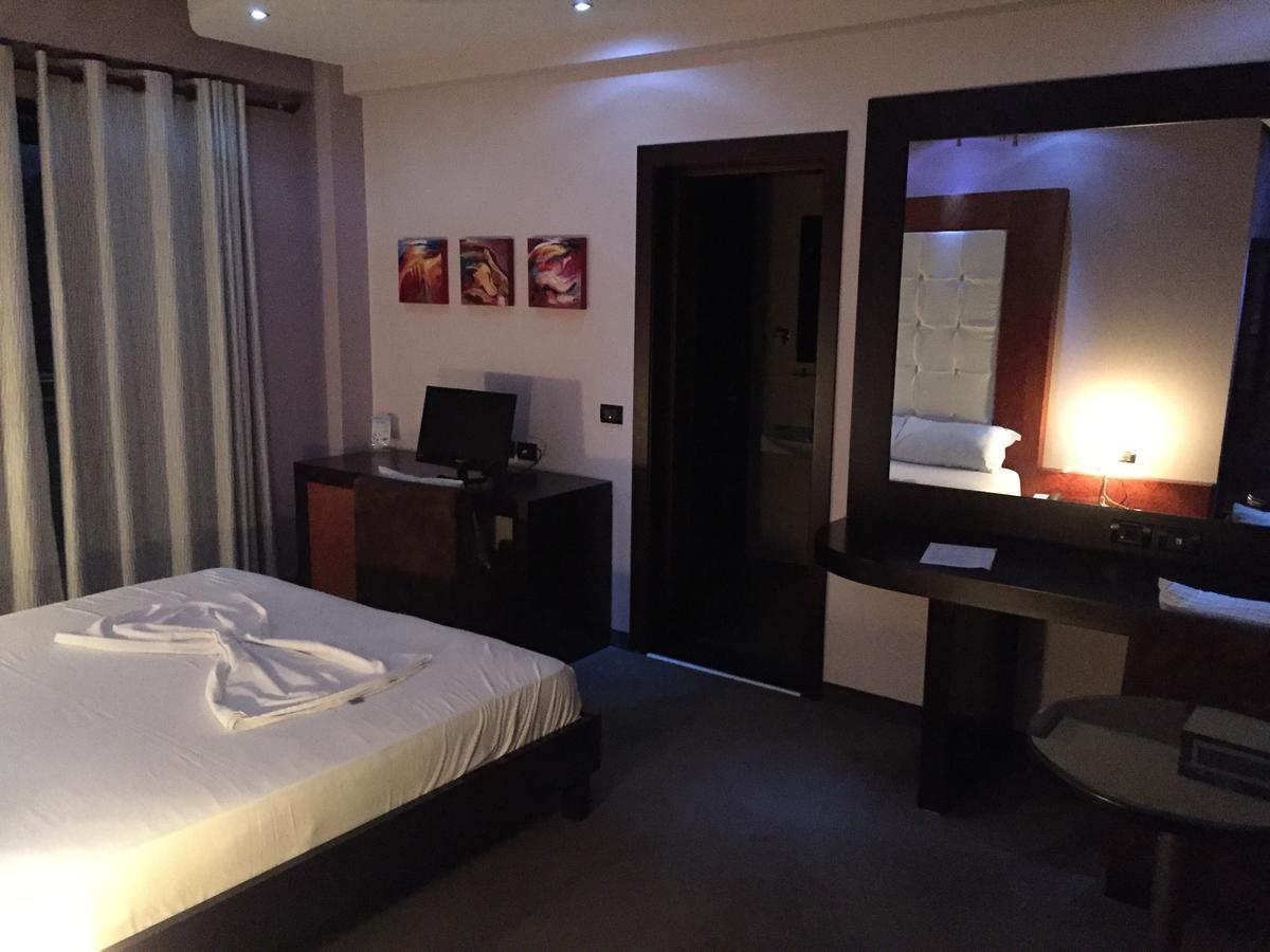 Icon Hotel Vlore Luaran gambar