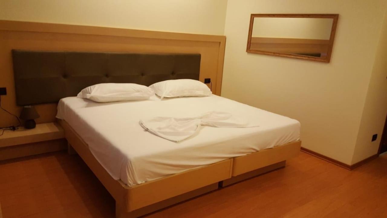 Icon Hotel Vlore Luaran gambar